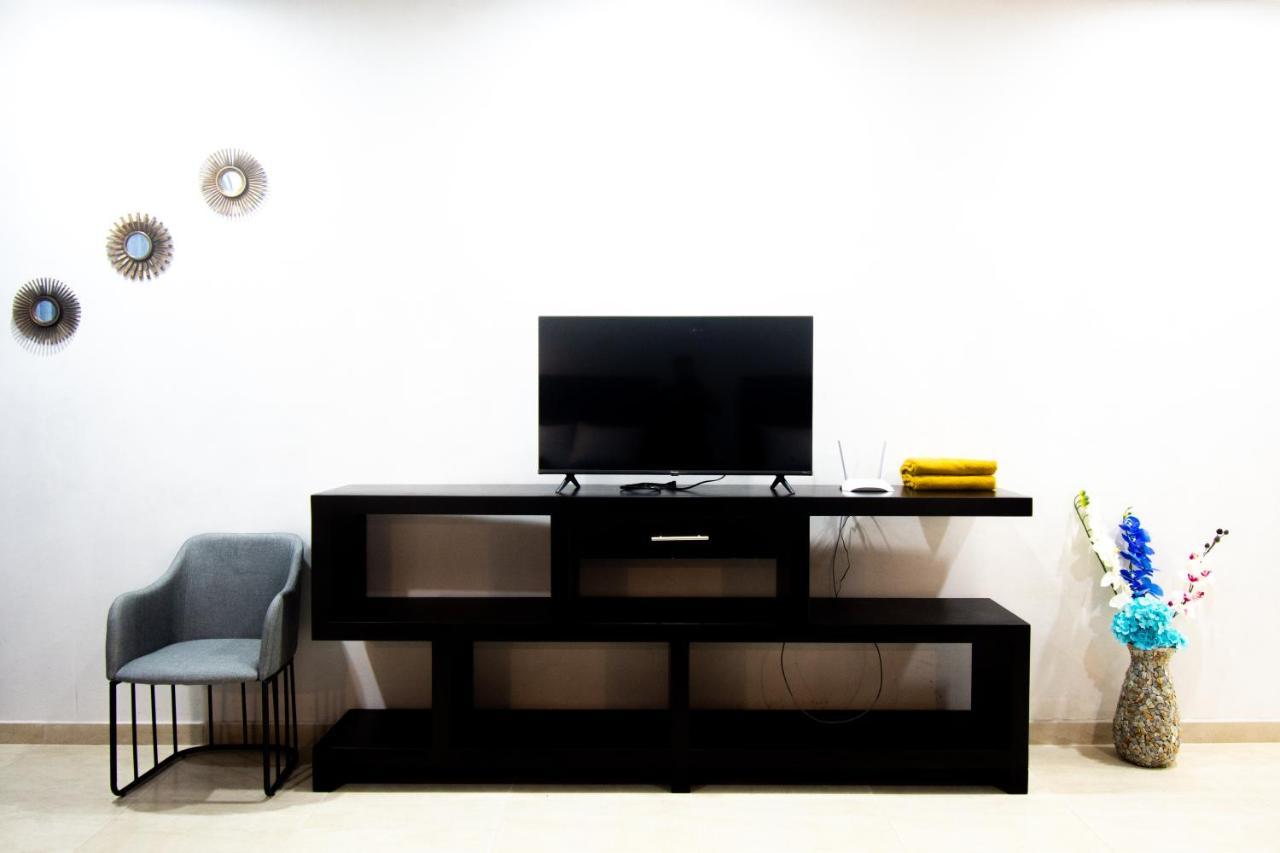 Hotel Casa Tortuga Tulum - Cenotes Park Inclusive מראה חיצוני תמונה A TV stand