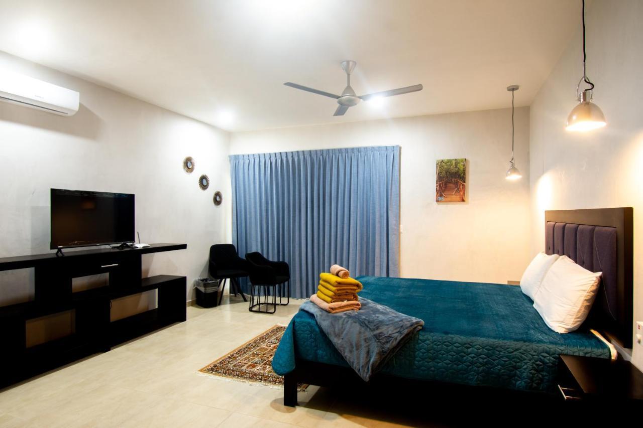 Hotel Casa Tortuga Tulum - Cenotes Park Inclusive מראה חיצוני תמונה A bedroom in a hotel