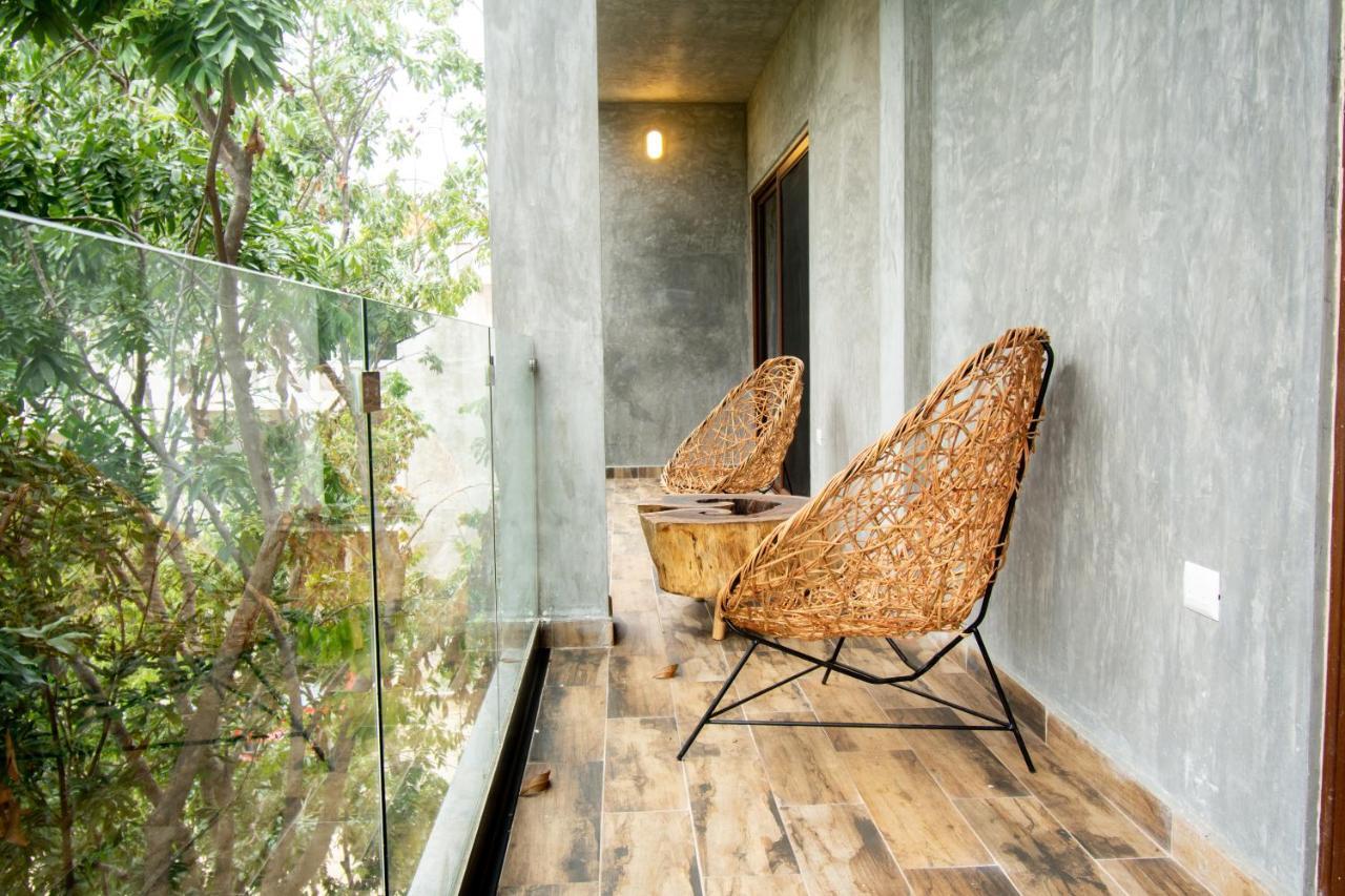 Hotel Casa Tortuga Tulum - Cenotes Park Inclusive מראה חיצוני תמונה A view of the balcony of the hotel